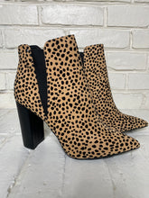 Load image into Gallery viewer, FAUX LEATHER HEELED BOOTIE - CHEETAH PRINT
